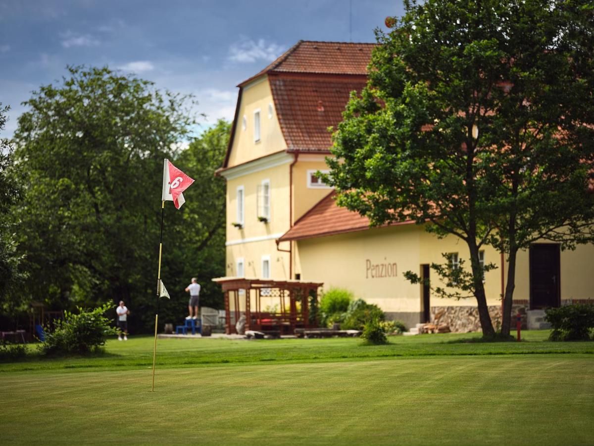 Penzion Cernicka Obora Bechyně Buitenkant foto